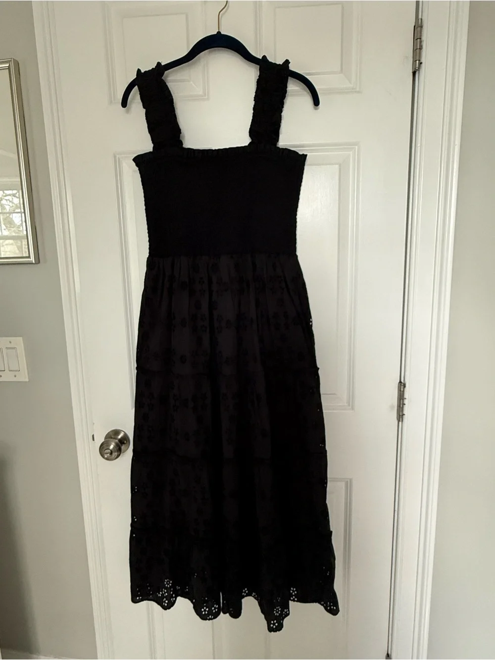 NWT Quince 100% Organic Cotton Eyelet Smocked Midi Dress - Picture 8 of 15